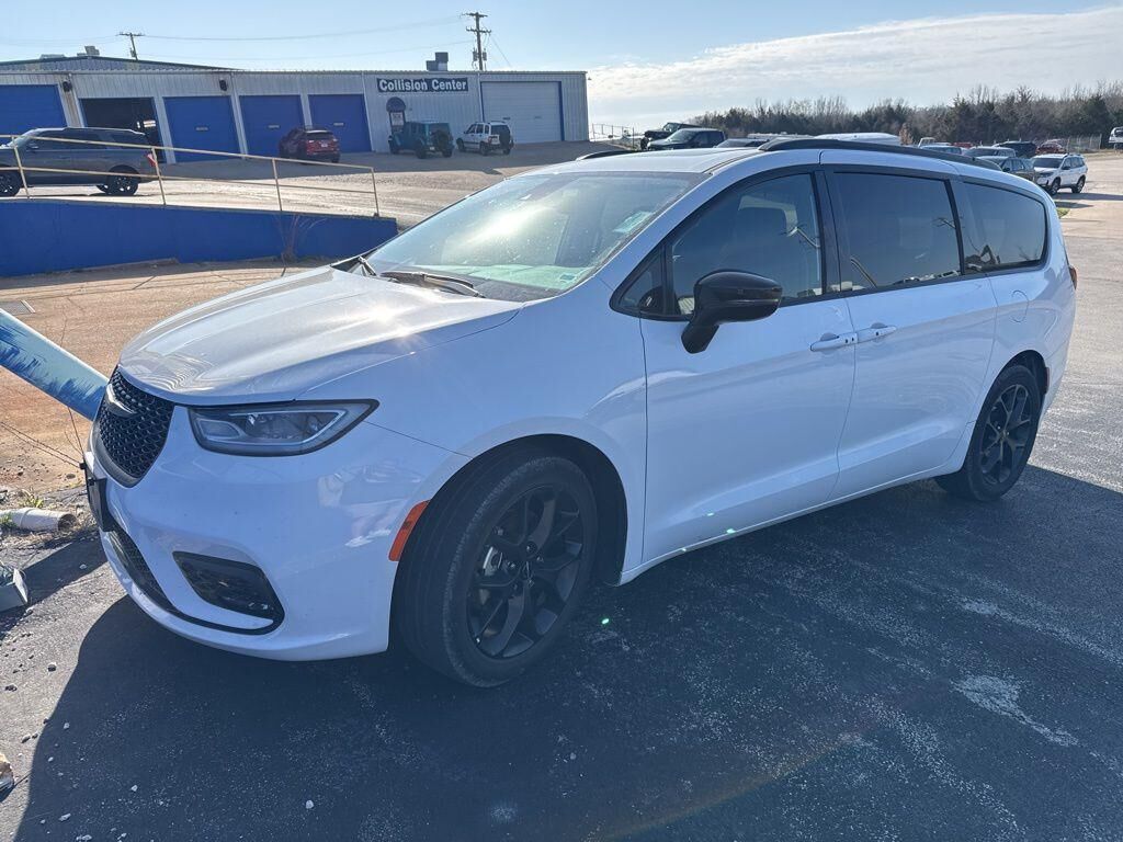 2025 CHRYSLER Pacifica