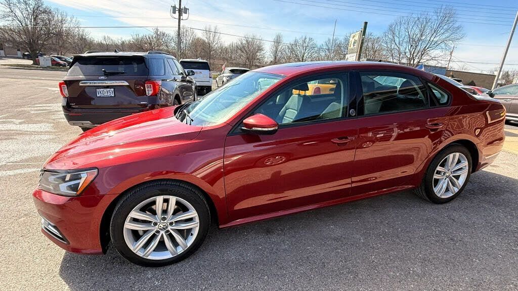 2019 VOLKSWAGEN Passat