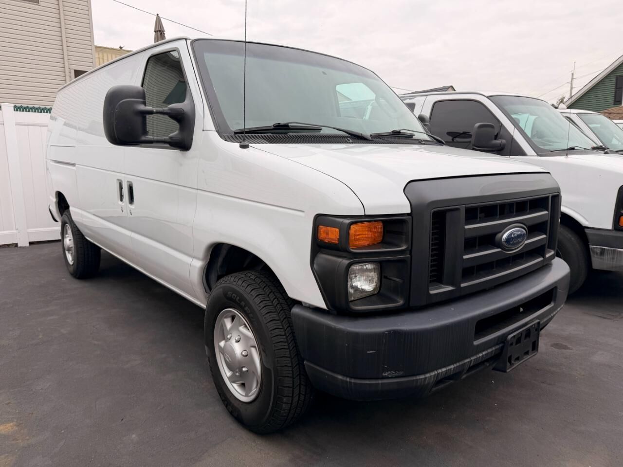 2011 FORD E-350