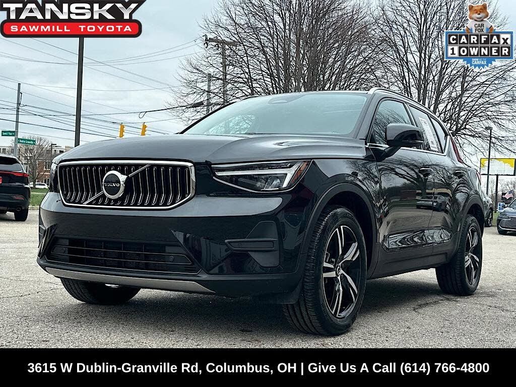 2025 VOLVO XC40