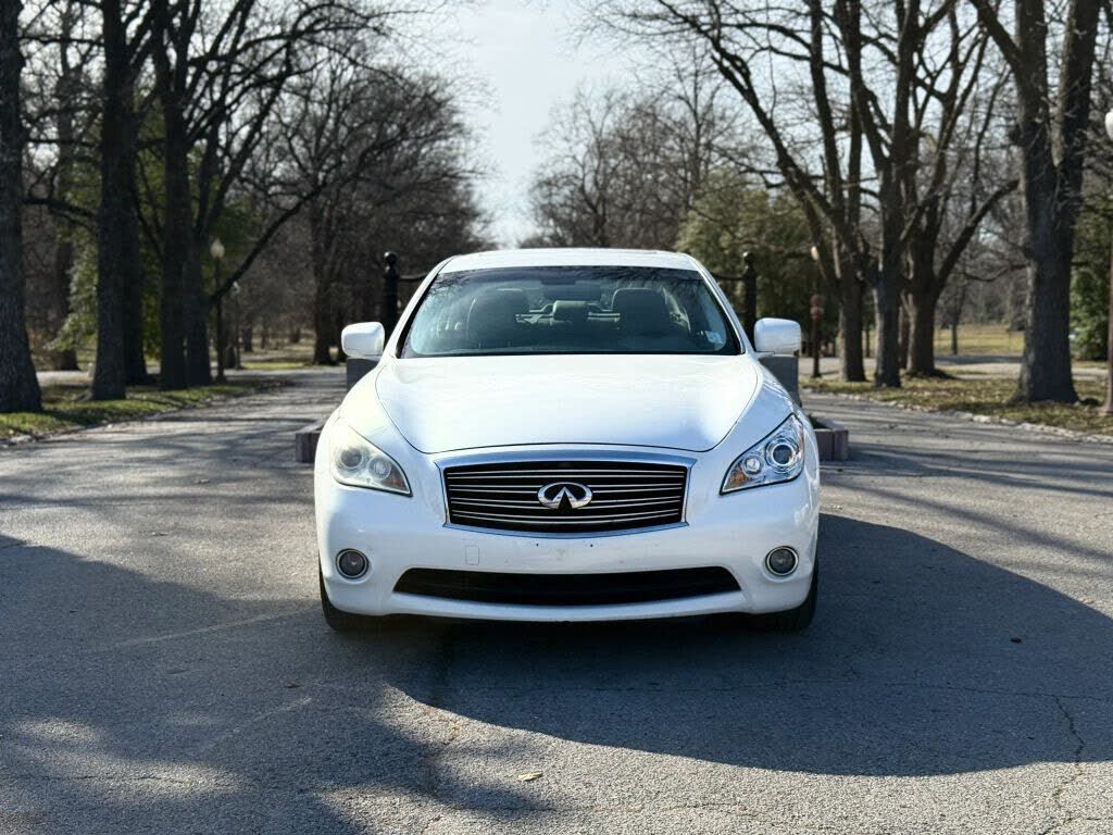 2011 INFINITI M37