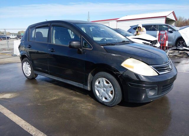 2011 NISSAN Versa