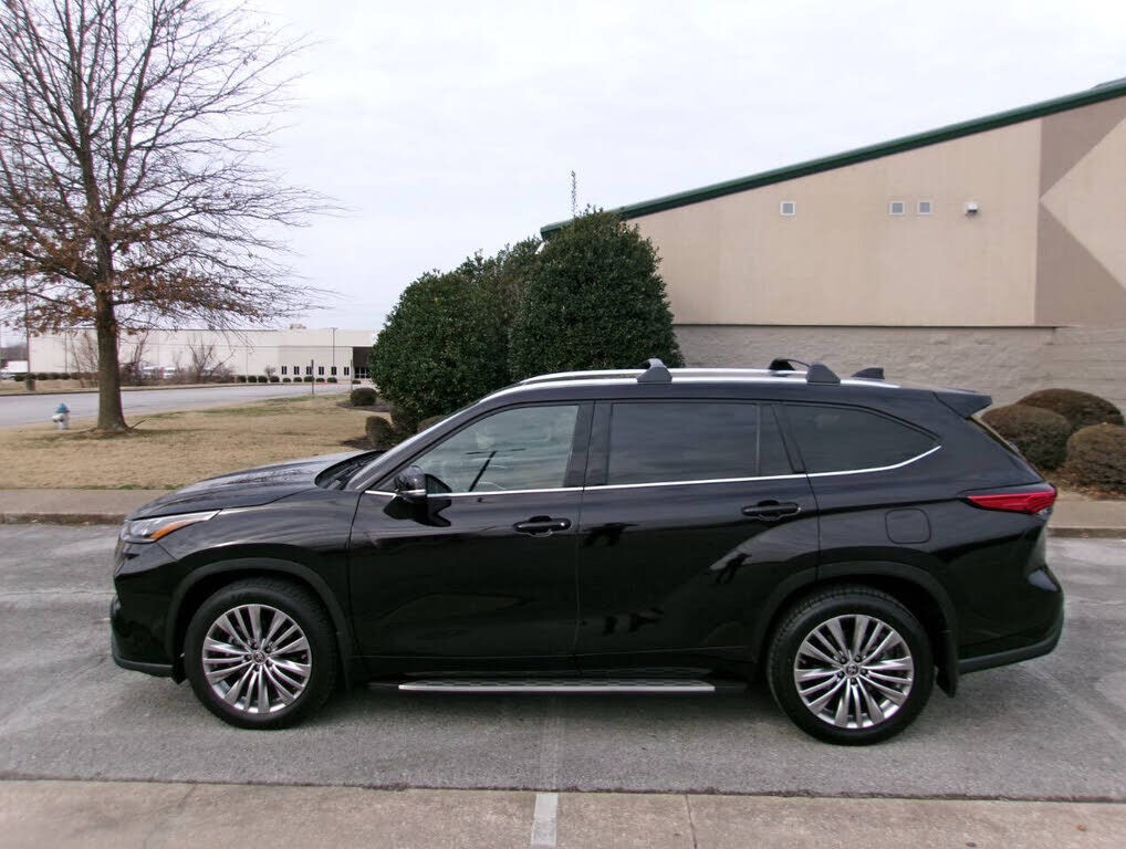 2022 TOYOTA Highlander