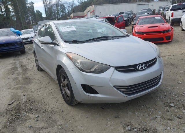 2013 HYUNDAI Elantra