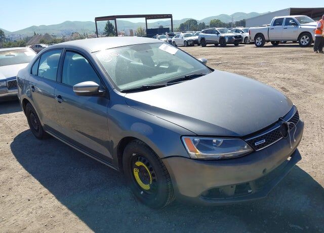 2012 VOLKSWAGEN Jetta