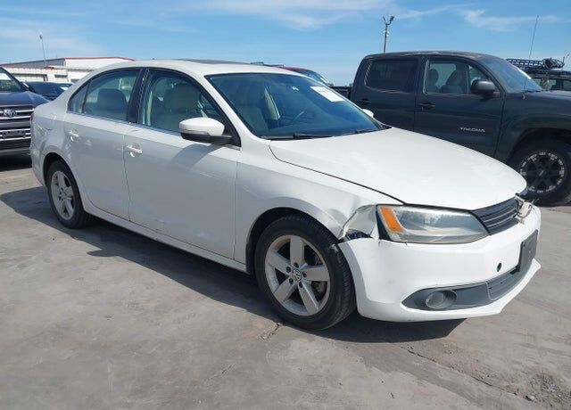 2012 VOLKSWAGEN Jetta