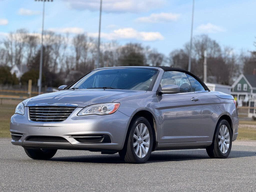 2013 CHRYSLER 200