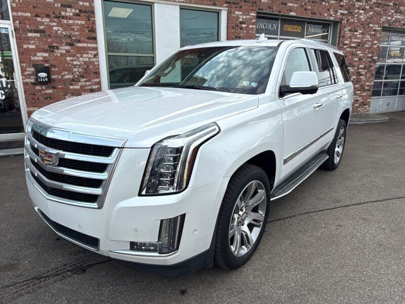 2017 CADILLAC Escalade