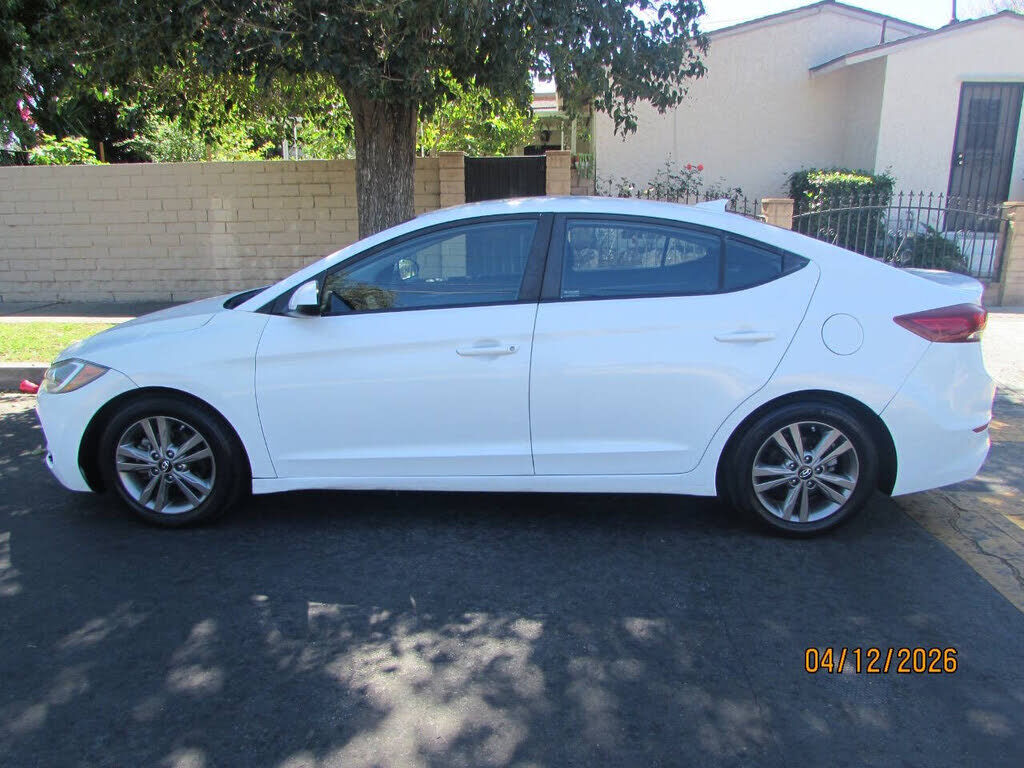 2018 HYUNDAI Elantra