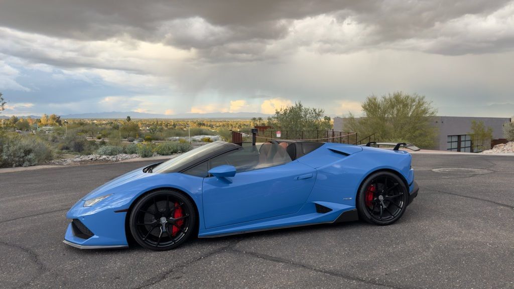 2016 LAMBORGHINI Huracan