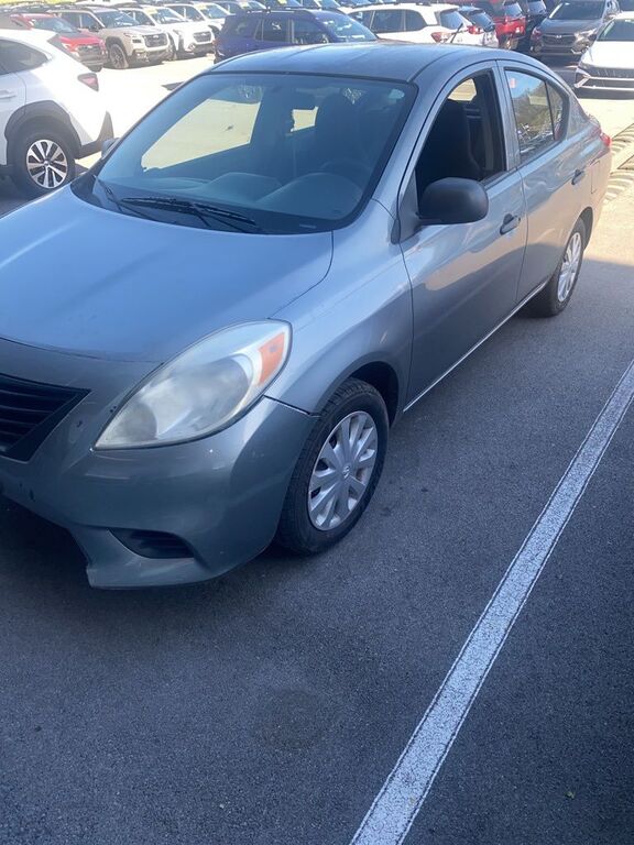 2012 NISSAN Versa