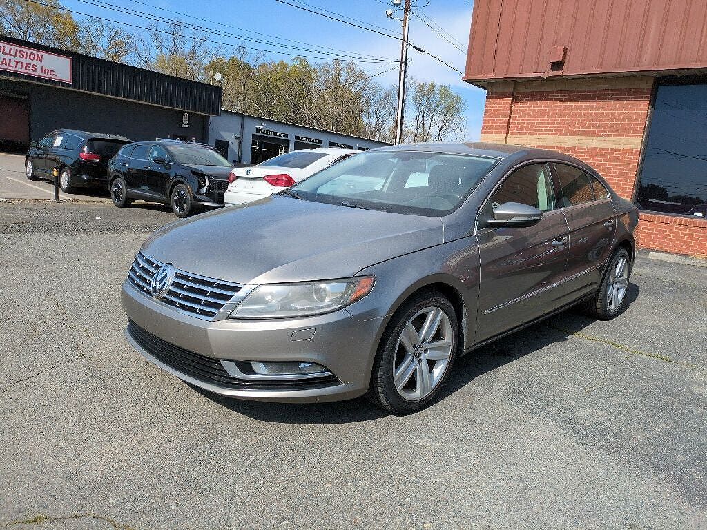 2013 VOLKSWAGEN Passat