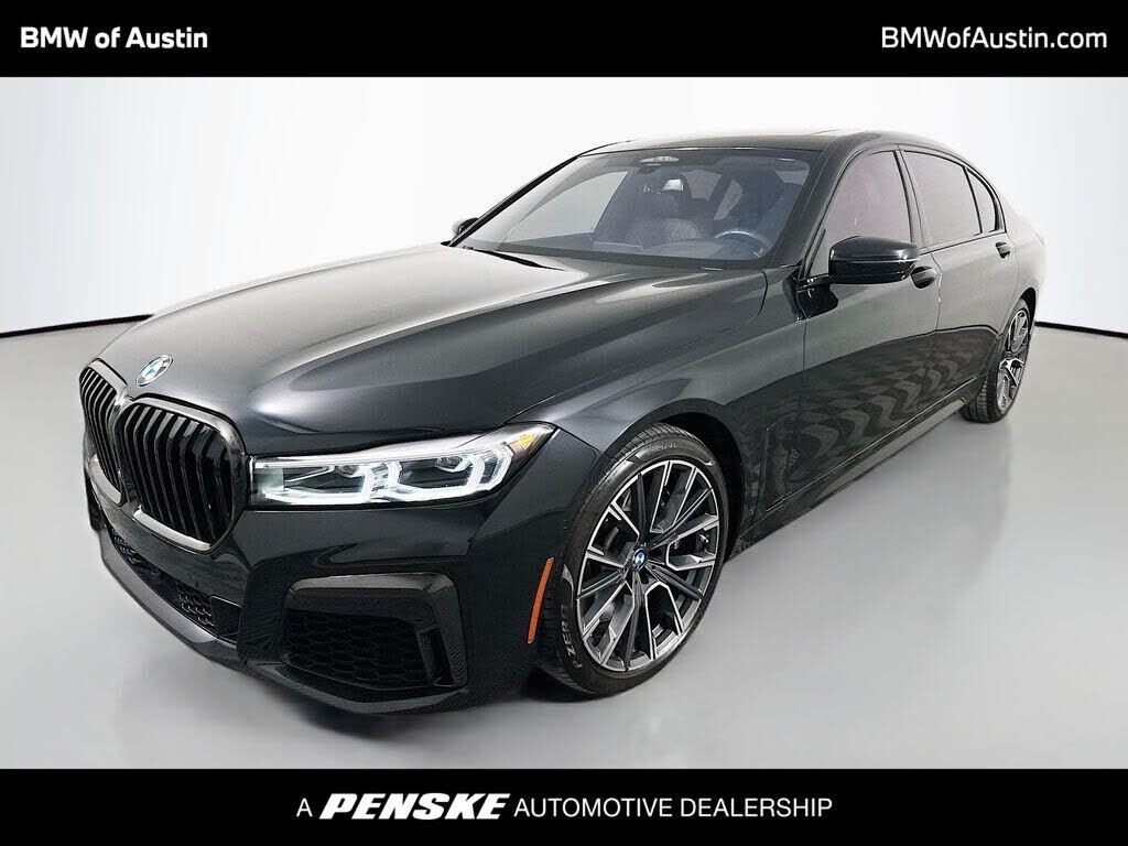 2022 BMW M7