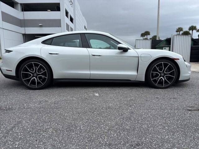 2023 PORSCHE Taycan