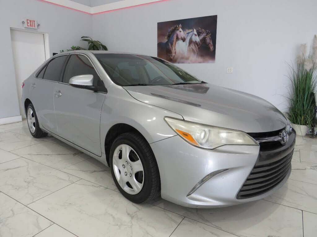 2017 TOYOTA Camry