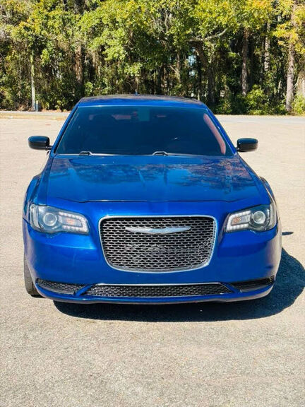 2019 CHRYSLER 300