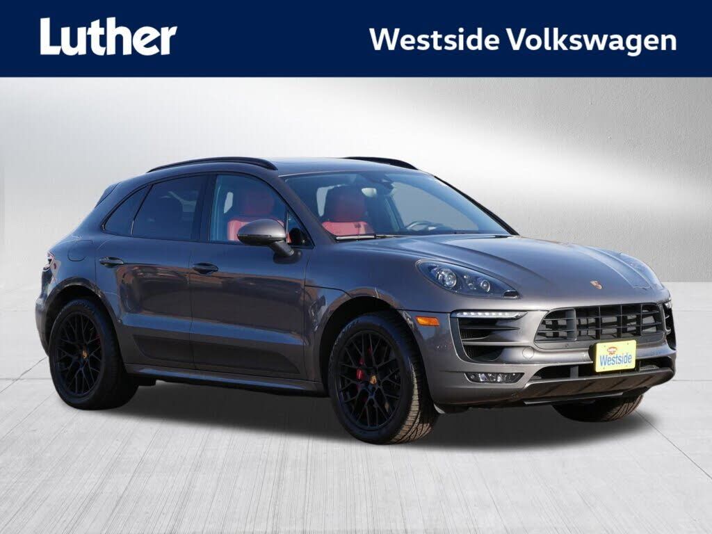 2018 PORSCHE Macan
