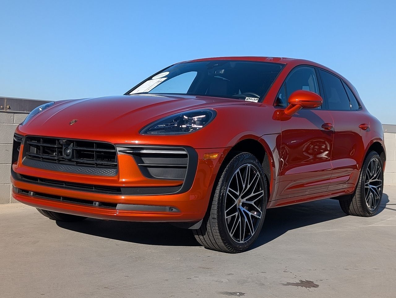 2024 PORSCHE Macan