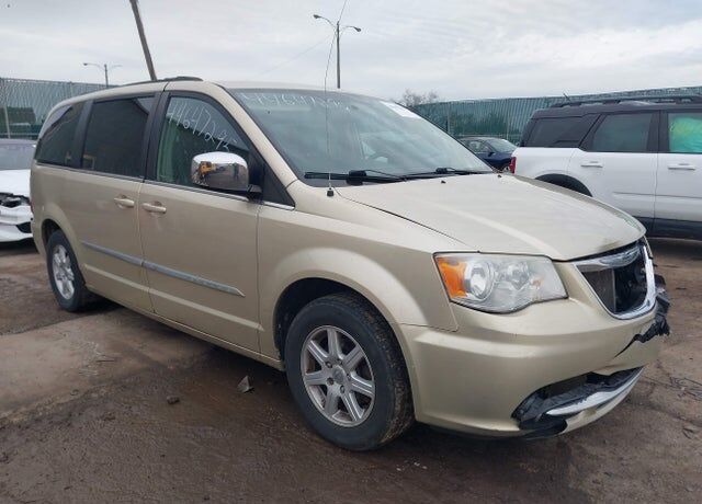 2011 CHRYSLER Town and Country