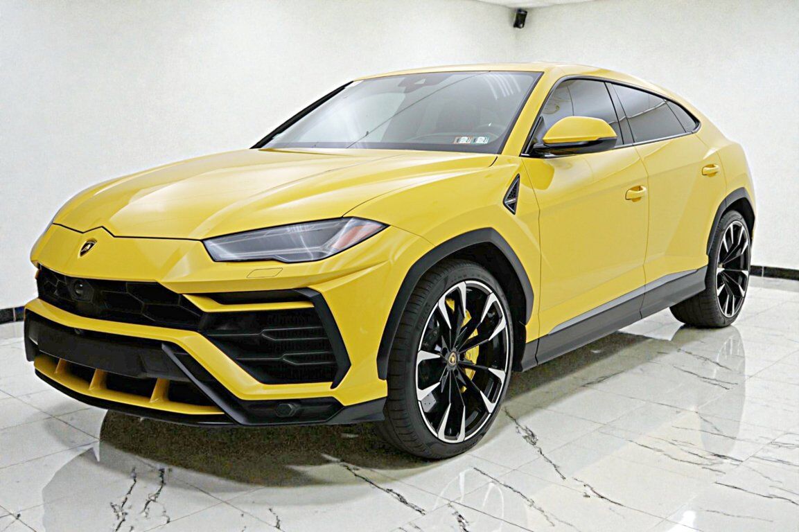 2022 LAMBORGHINI URUS