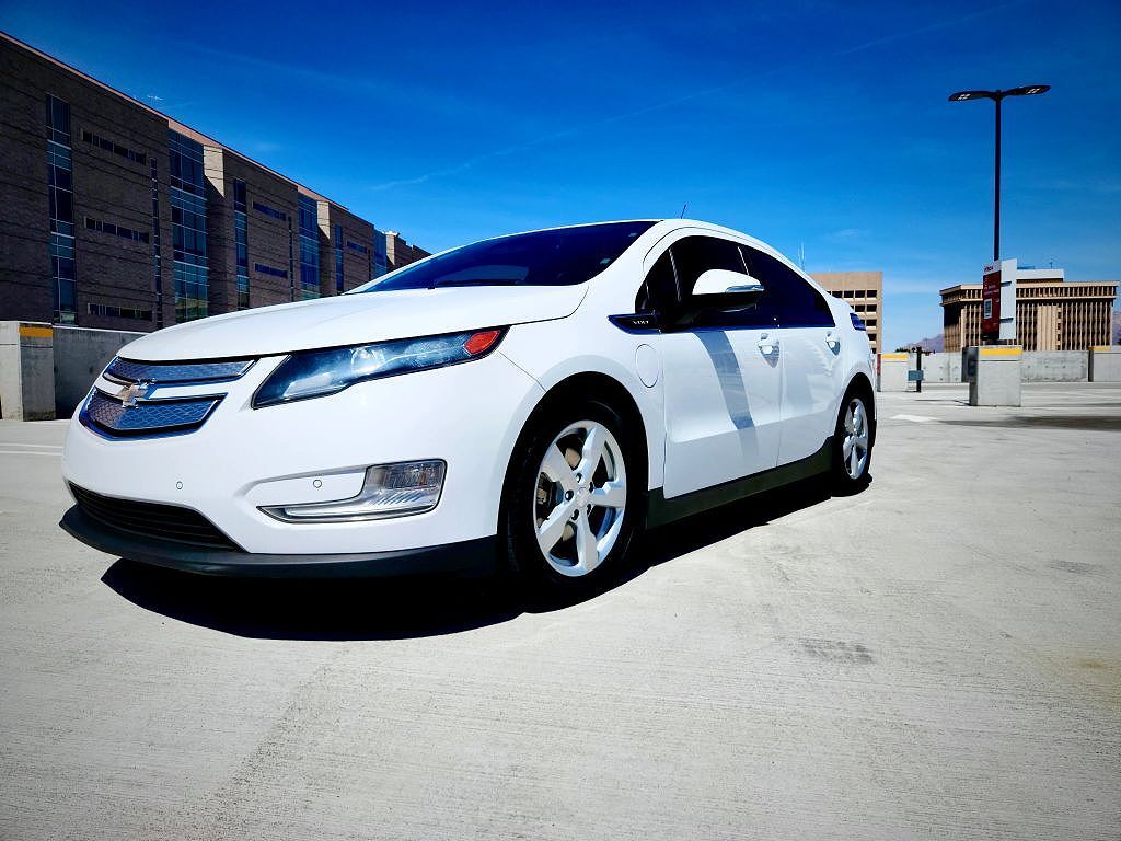 2013 CHEVROLET Volt