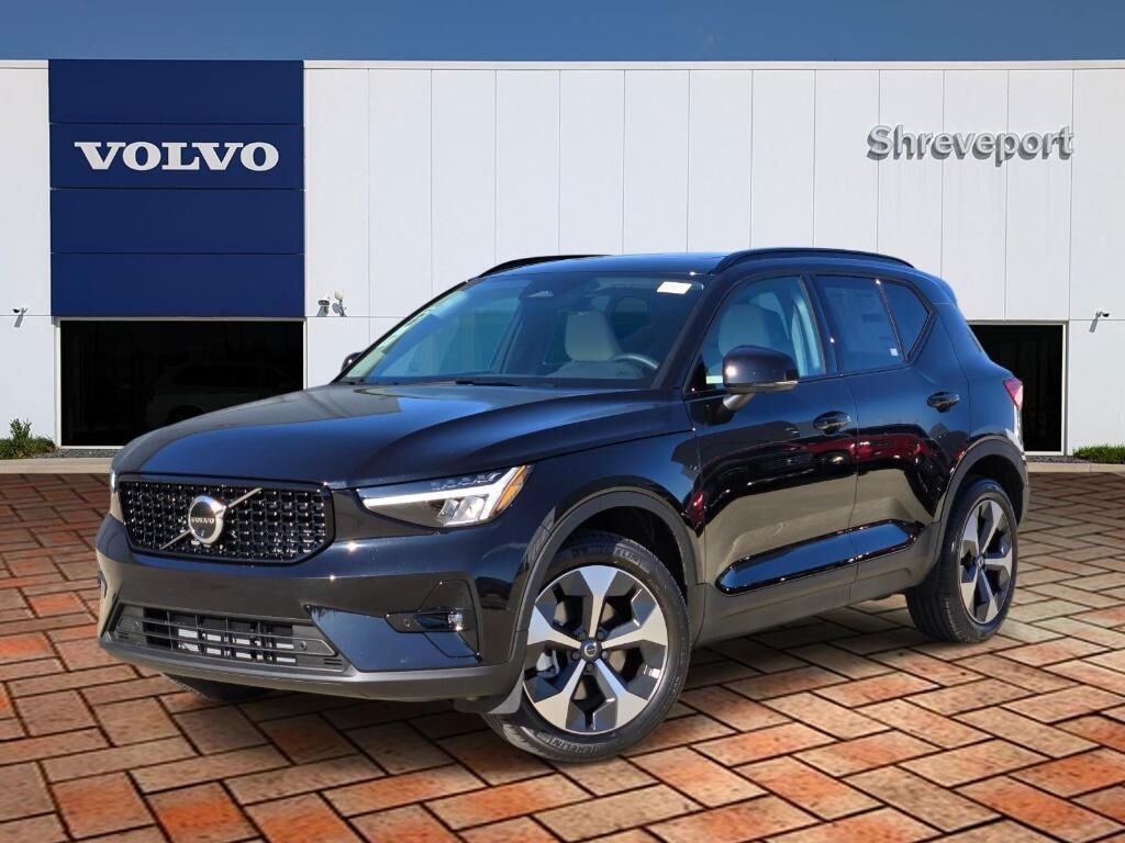 2026 VOLVO XC40