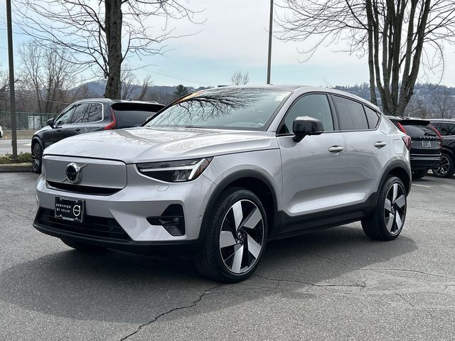 2023 VOLVO C40