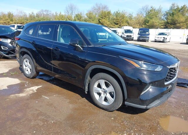 2022 TOYOTA Highlander