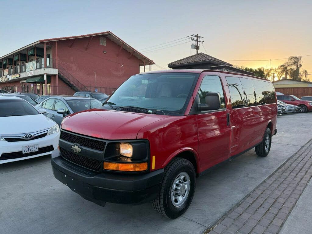 2013 CHEVROLET Express