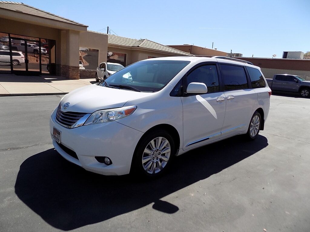 2016 TOYOTA Sienna