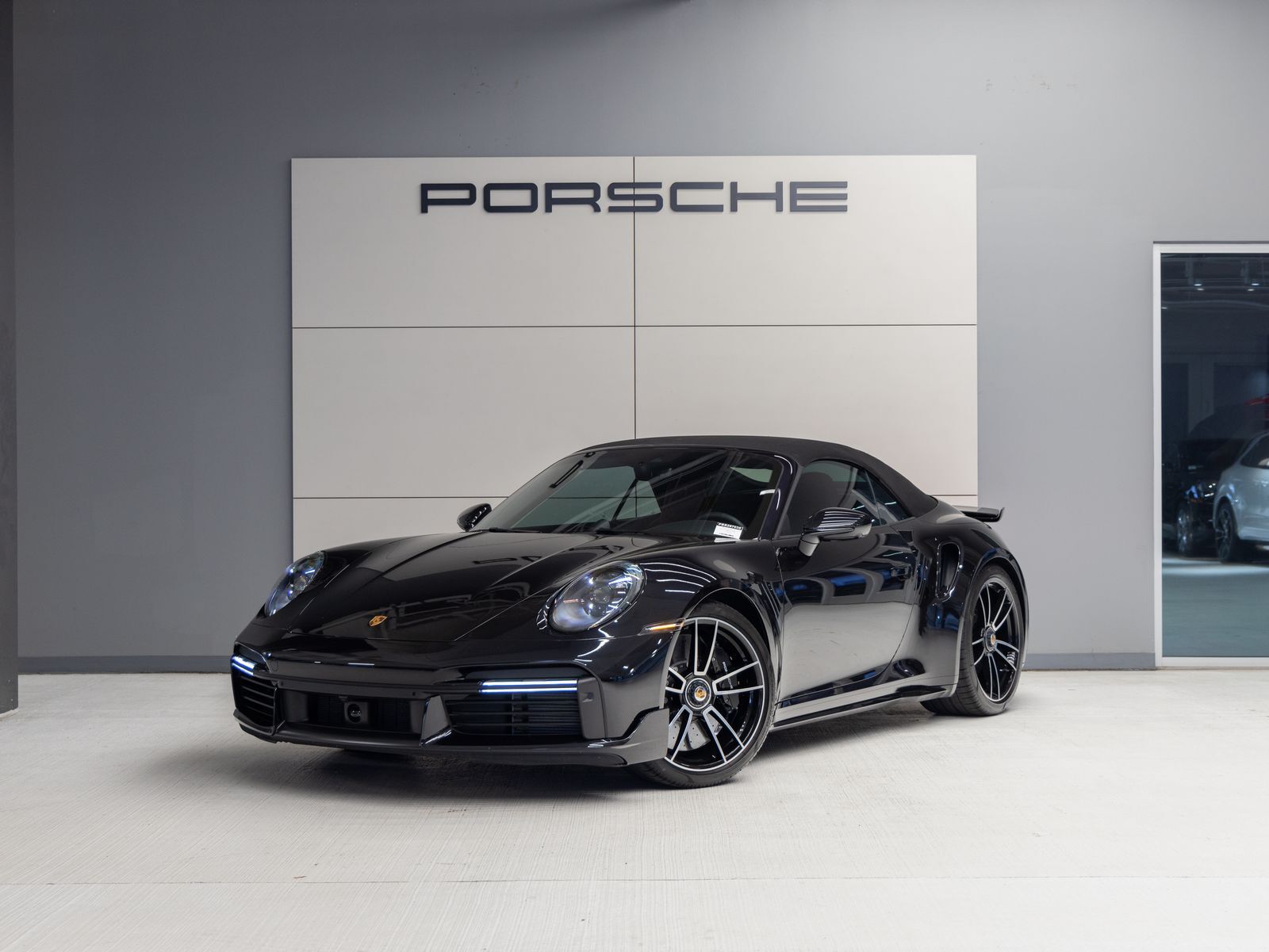 2025 PORSCHE 911