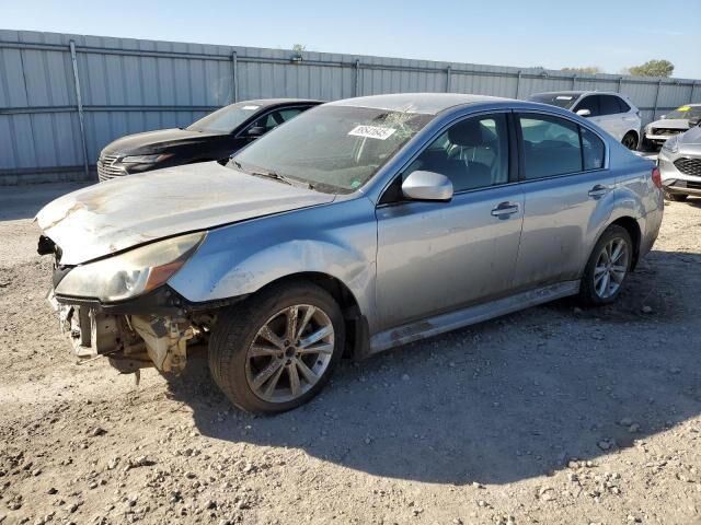 2013 SUBARU Legacy