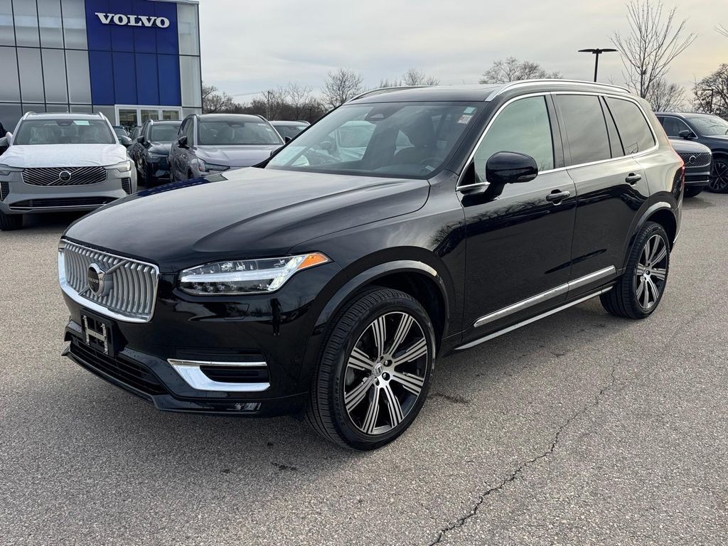 2025 VOLVO XC90