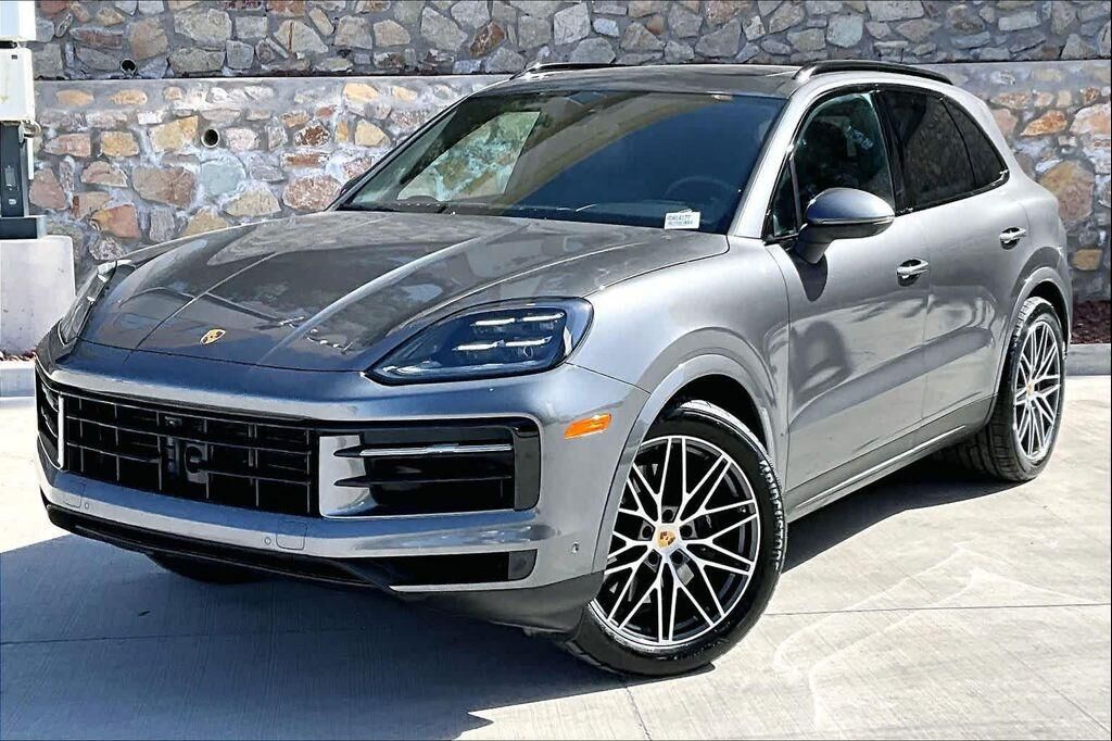 2024 PORSCHE Cayenne