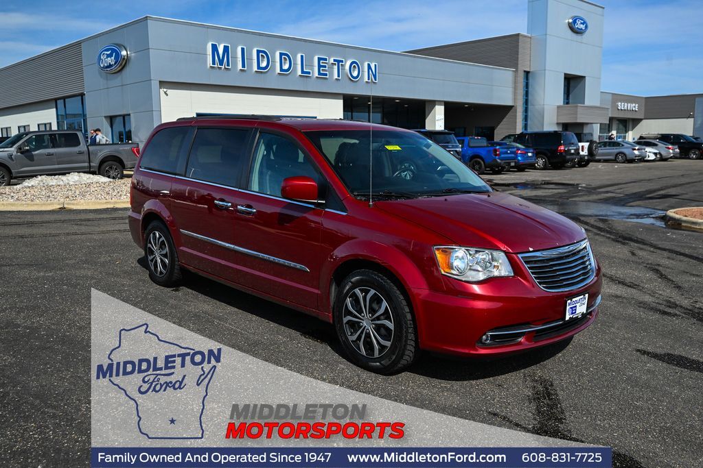 2016 CHRYSLER Town and Country