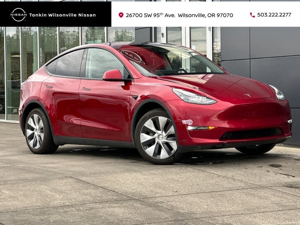 2024 TESLA Model Y