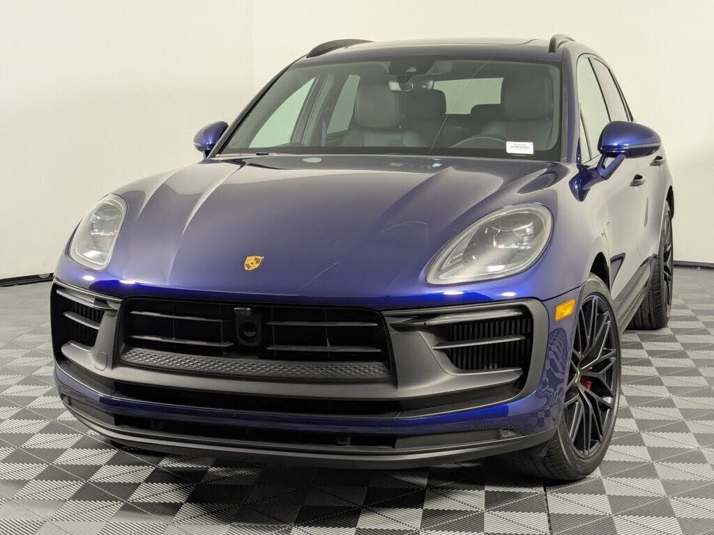 2025 PORSCHE Macan