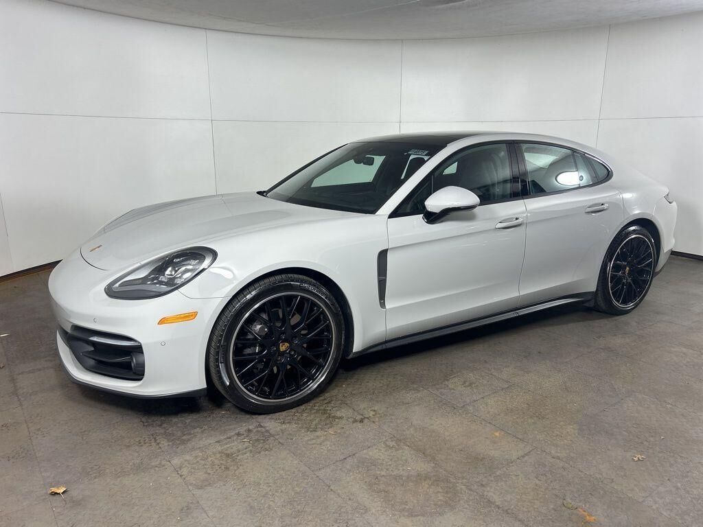 2023 PORSCHE Panamera