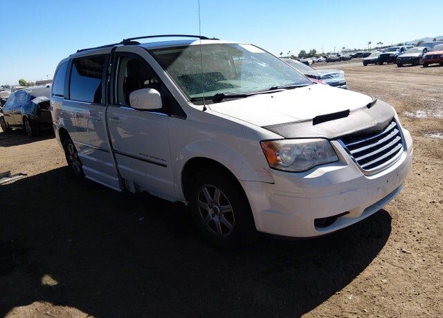 2010 CHRYSLER Town and Country
