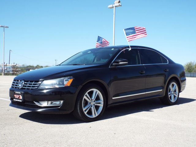 2014 VOLKSWAGEN Passat