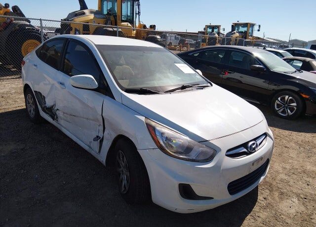 2013 HYUNDAI Accent