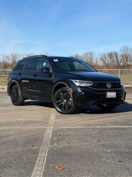2022 VOLKSWAGEN Tiguan