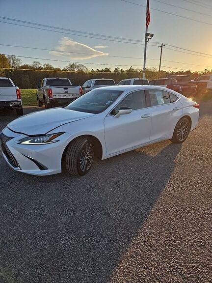 2023 LEXUS ES