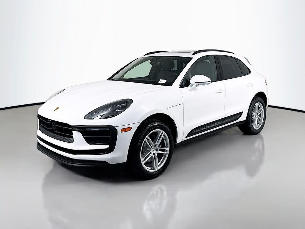 2025 PORSCHE Macan