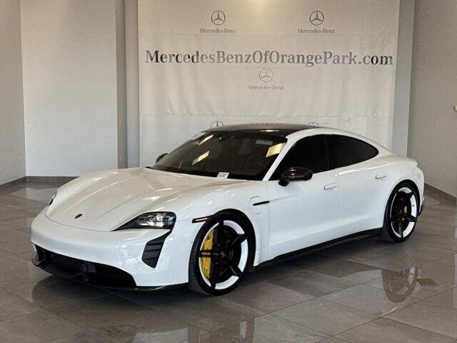 2020 PORSCHE Taycan