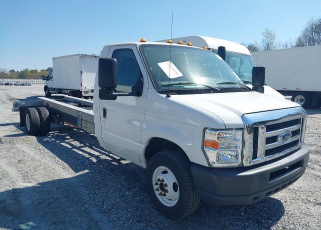 2011 FORD E-450