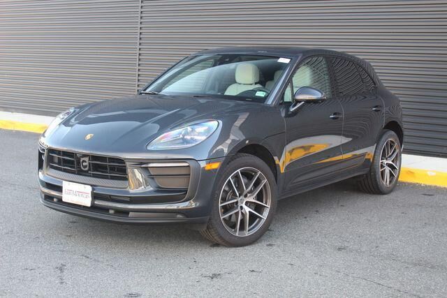 2026 PORSCHE Macan