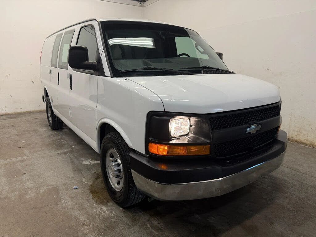 2017 CHEVROLET Express