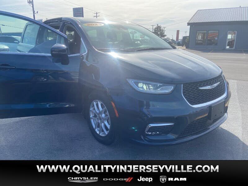 2023 CHRYSLER Pacifica