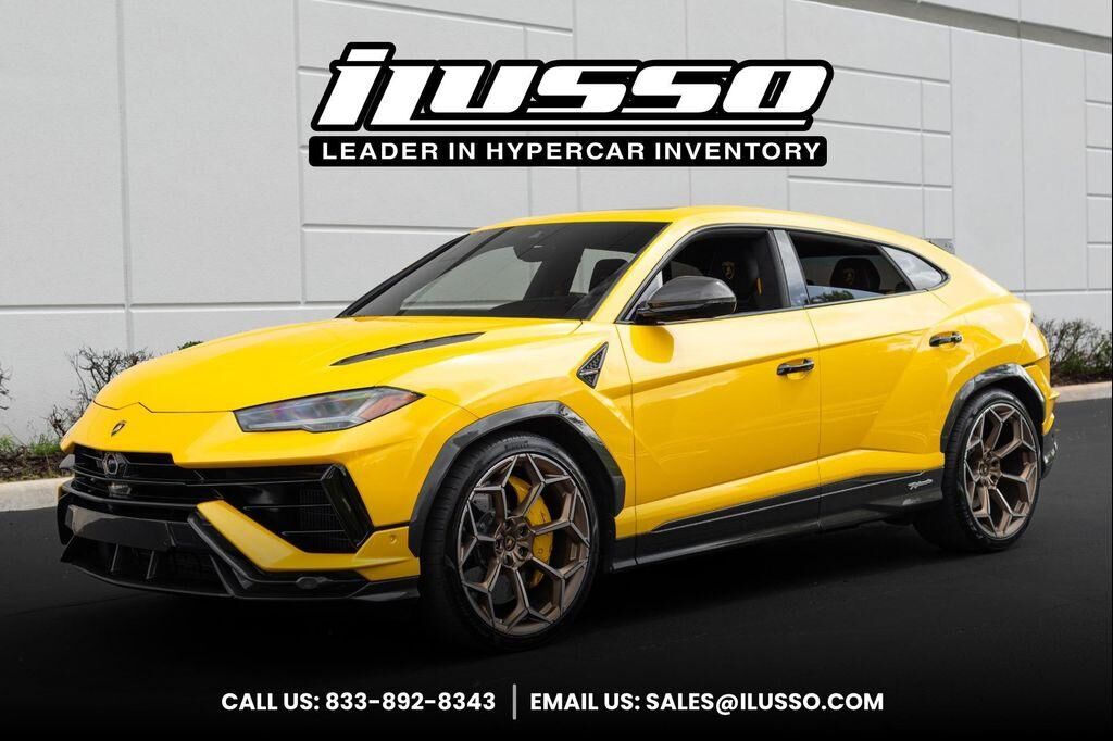2024 LAMBORGHINI URUS